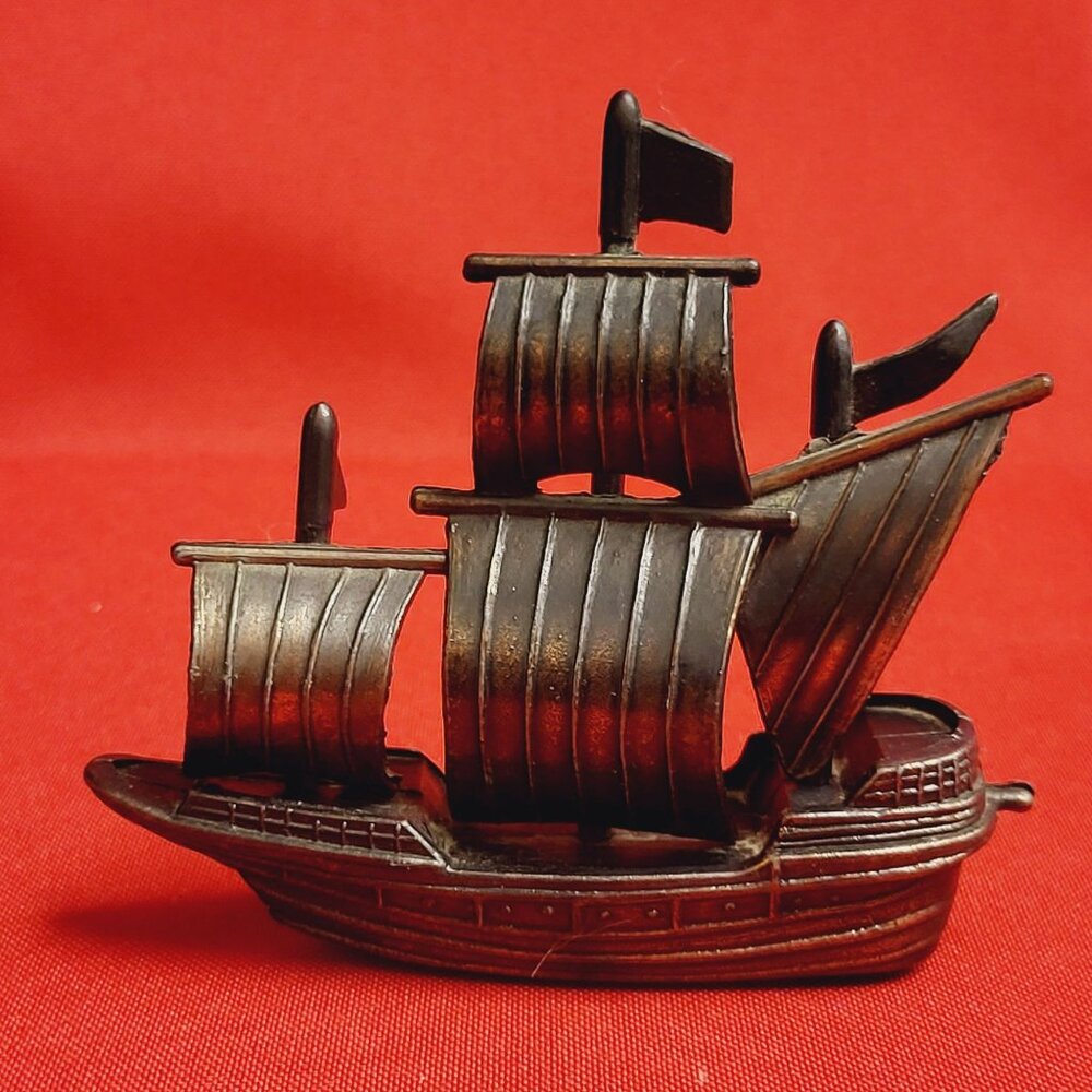 Vintage Antique Finish Die Cast Metal Sailing Ship Pencil Sharpener